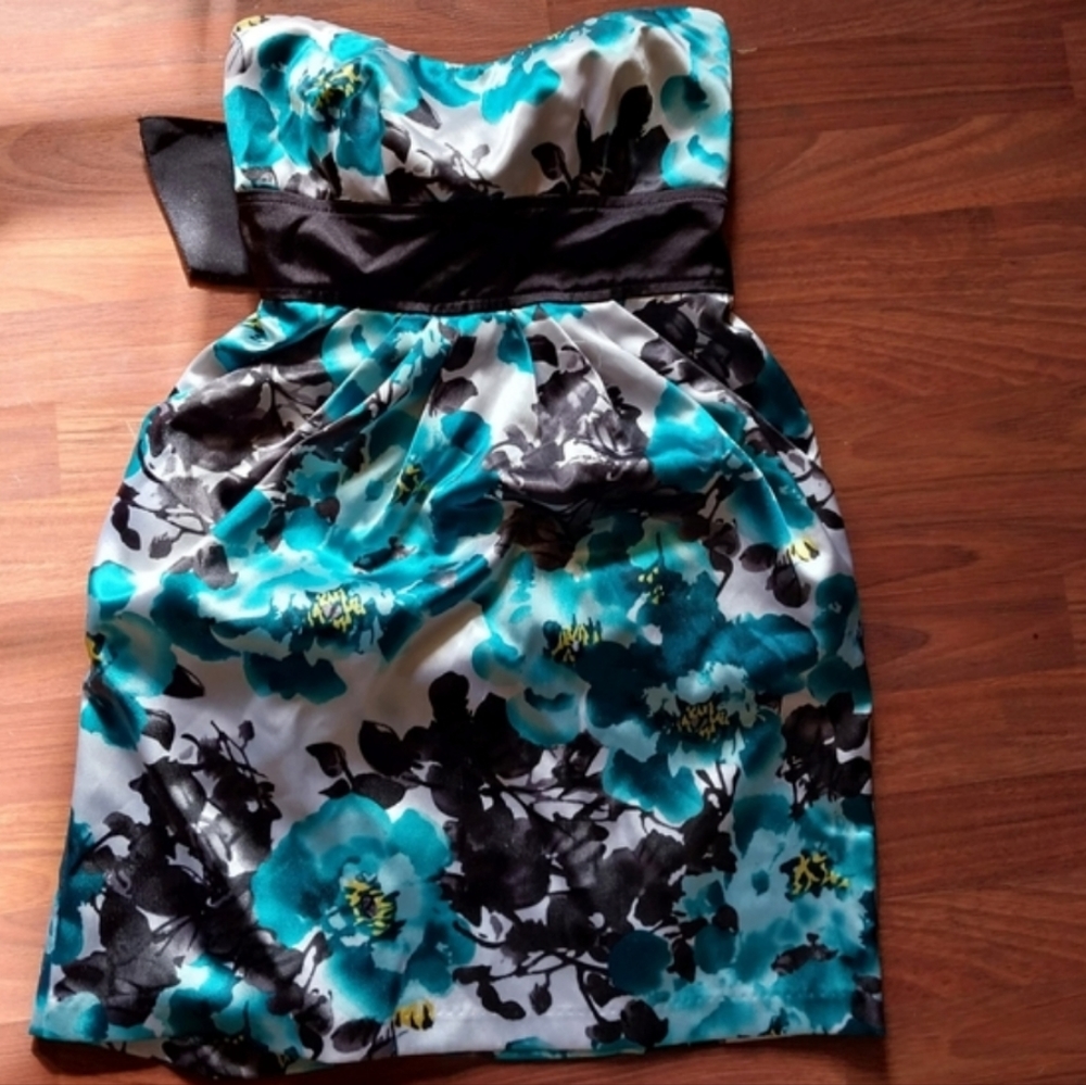 Formal Blue & Black Floral Sleeveless Dress
